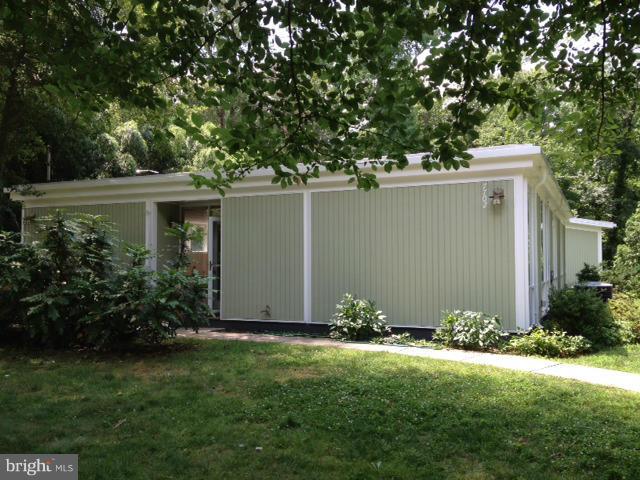 7702 Elba Road Alexandria, VA 22306 - Photo 5 of 29 Exterior (Front)