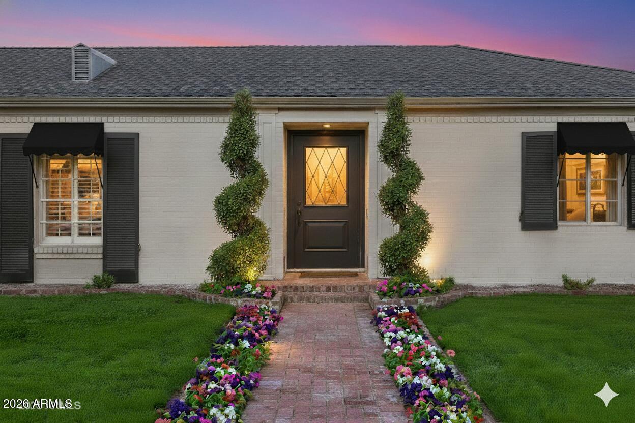 1625 Palmcroft Way Southwest Phoenix, AZ 85007 - Photo 1 of 64 Entry Walkway