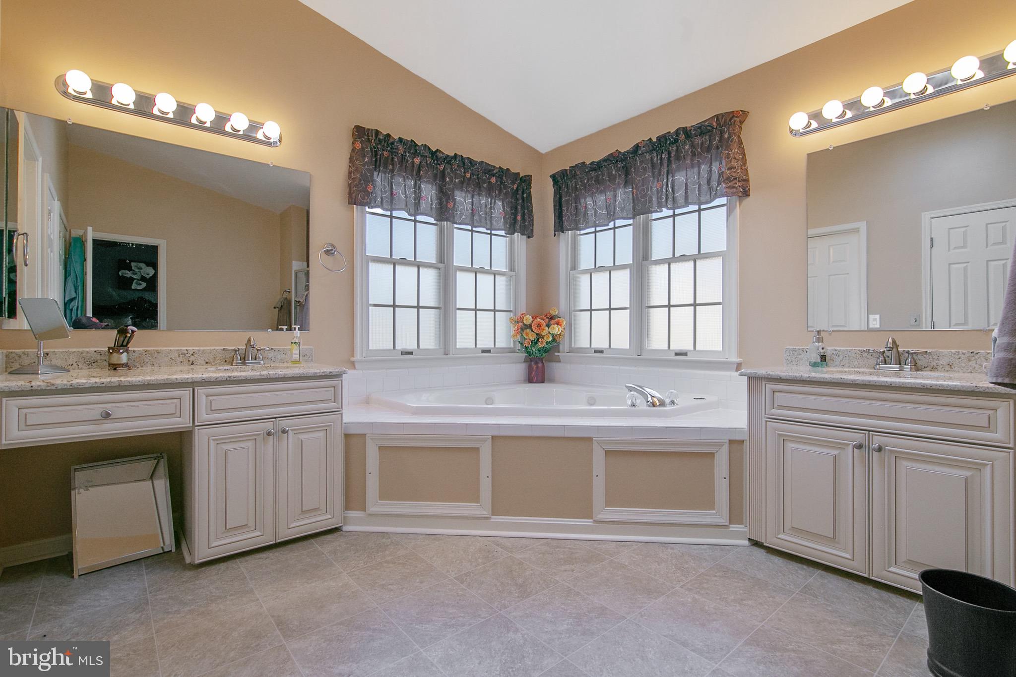 1916 Brigade Way Odenton, MD 21113 - Photo 5 of 27 Stunning Master Bath w/Granite Counter Tops.