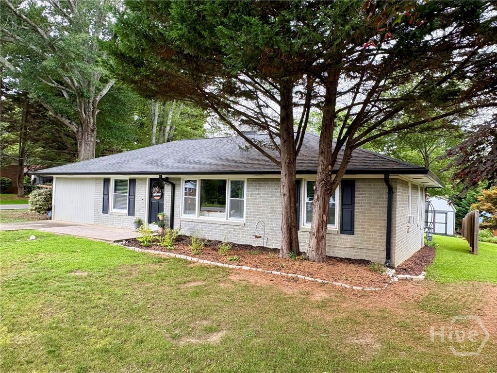 199 Harris Street Toccoa, GA 30577 - Photo 2 of 31