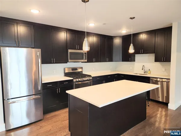 $2,800 | 59 Willet Street, Unit 52A, Bloomfield, NJ 07003