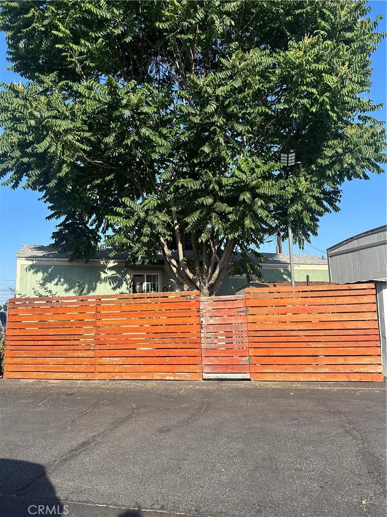 15325 Orange, Unit F16 Paramount, CA 90723 - Photo 24 of 25 a view of a yard