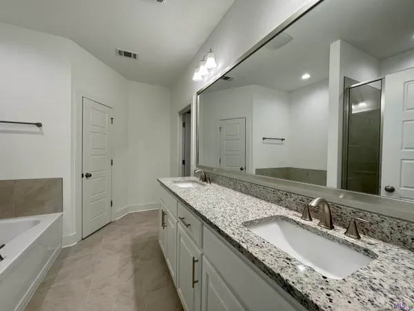 $2,200 | 7216 RollingFork Road, Baton Rouge, LA 70820