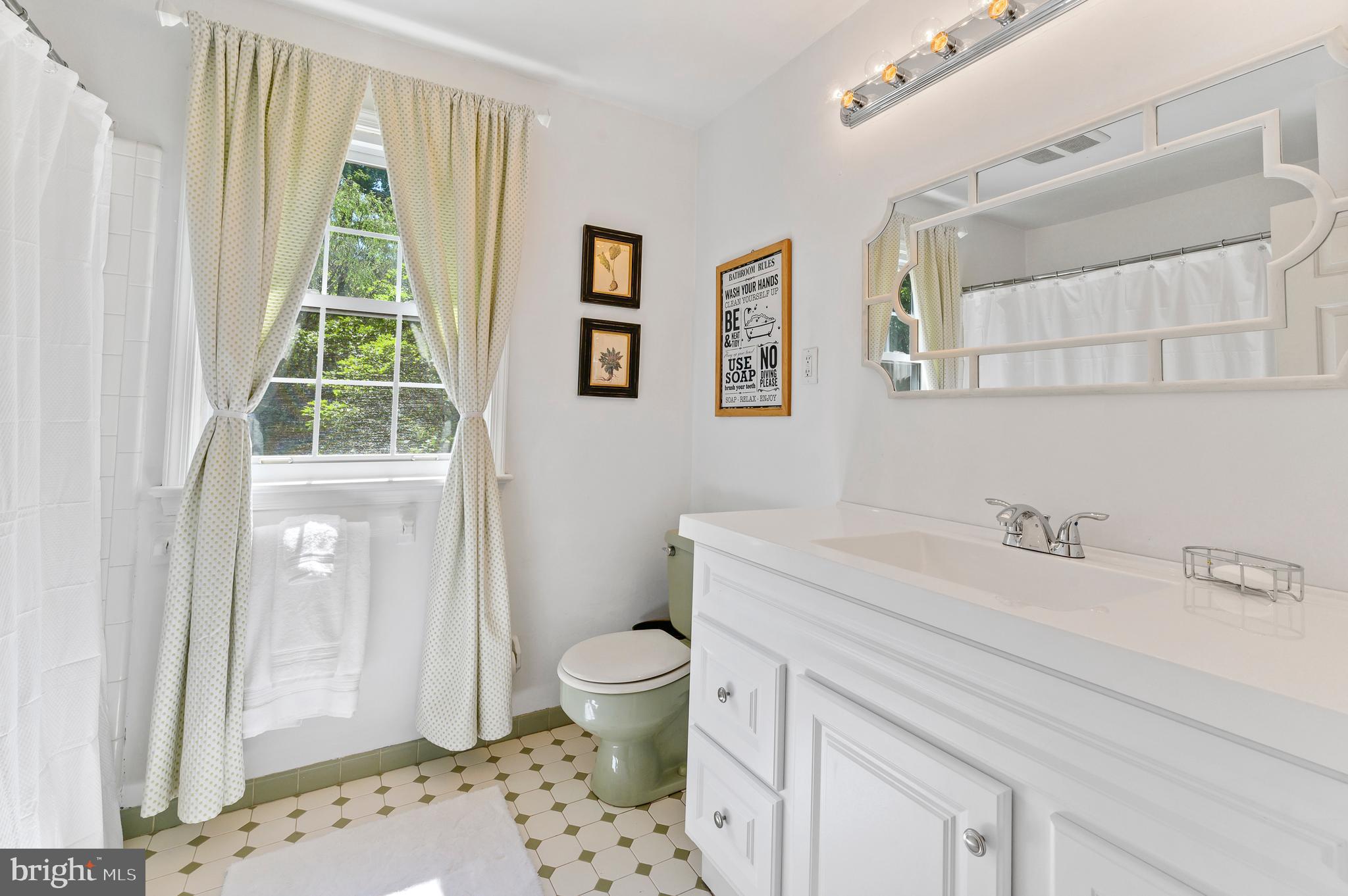 225 Hansell Road Newtown Square, PA 19073 - Photo 21 of 30 Hall Bath