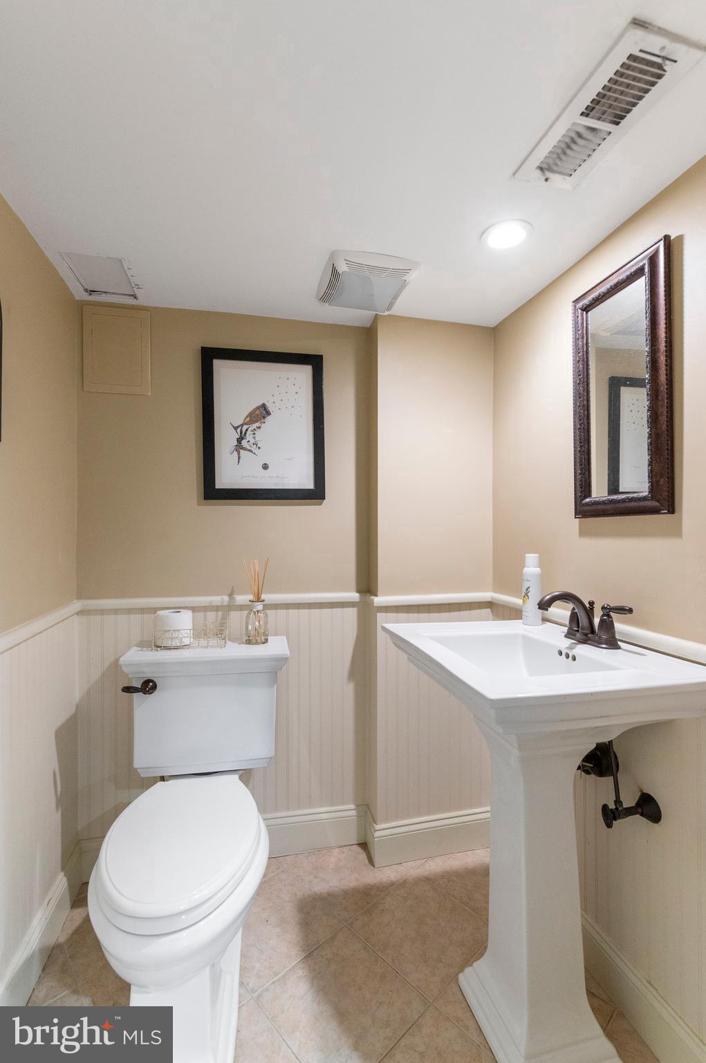 225 Hansell Road Newtown Square, PA 19073 - Photo 27 of 30 Basement powder room