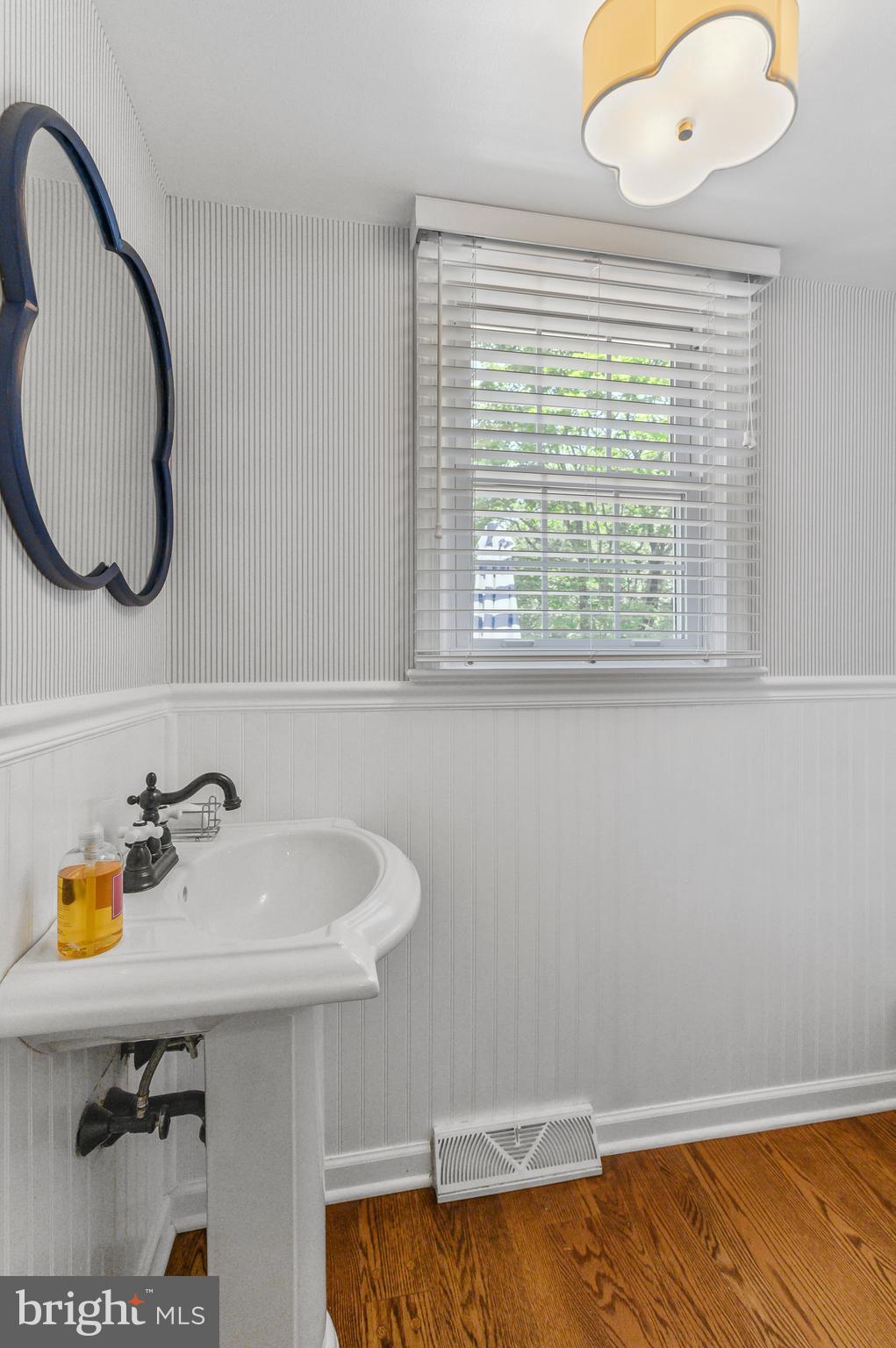 225 Hansell Road Newtown Square, PA 19073 - Photo 9 of 30 1st Floor Powder Room
