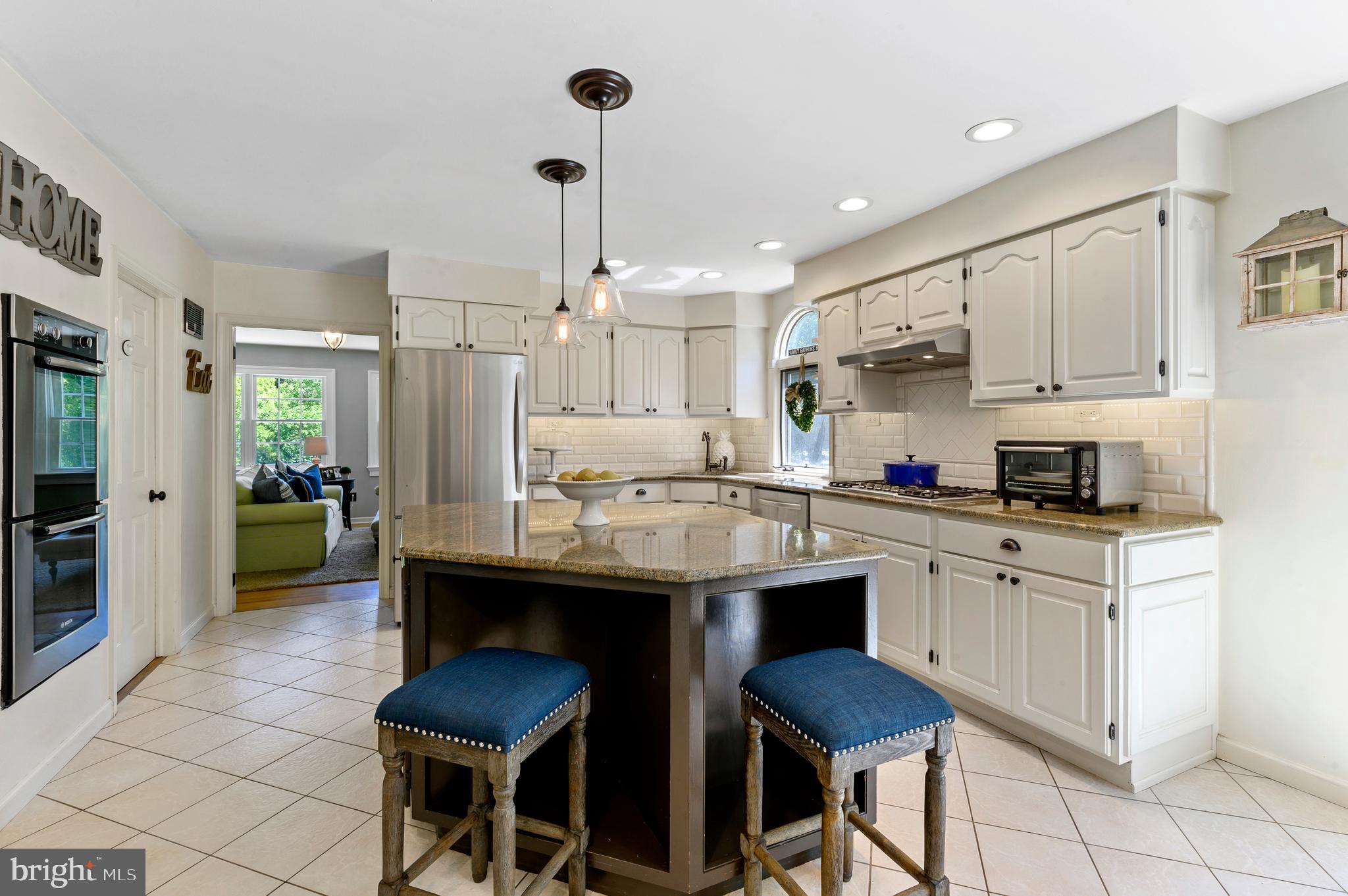225 Hansell Road Newtown Square, PA 19073 - Photo 10 of 30 Large Bright Kitchen