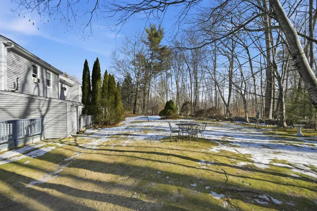 $325,000 | 20 Tanglewood Drive, Hampstead, NH 03826