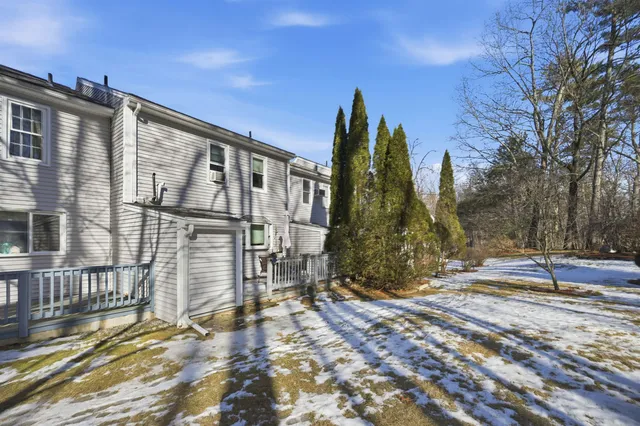 $325,000 | 20 Tanglewood Drive, Hampstead, NH 03826