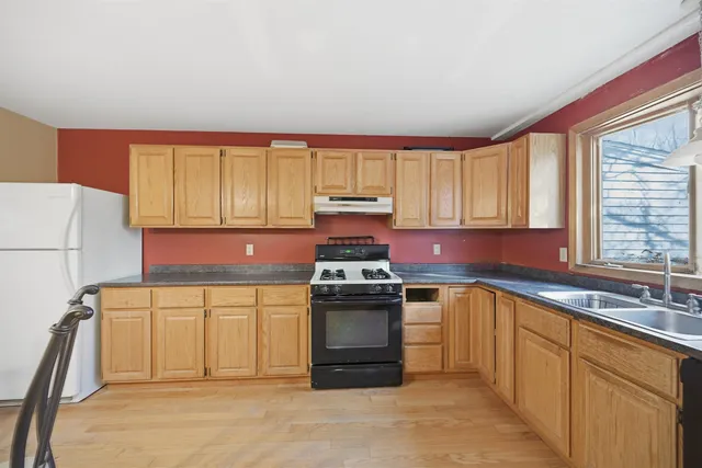 $325,000 | 20 Tanglewood Drive, Hampstead, NH 03826