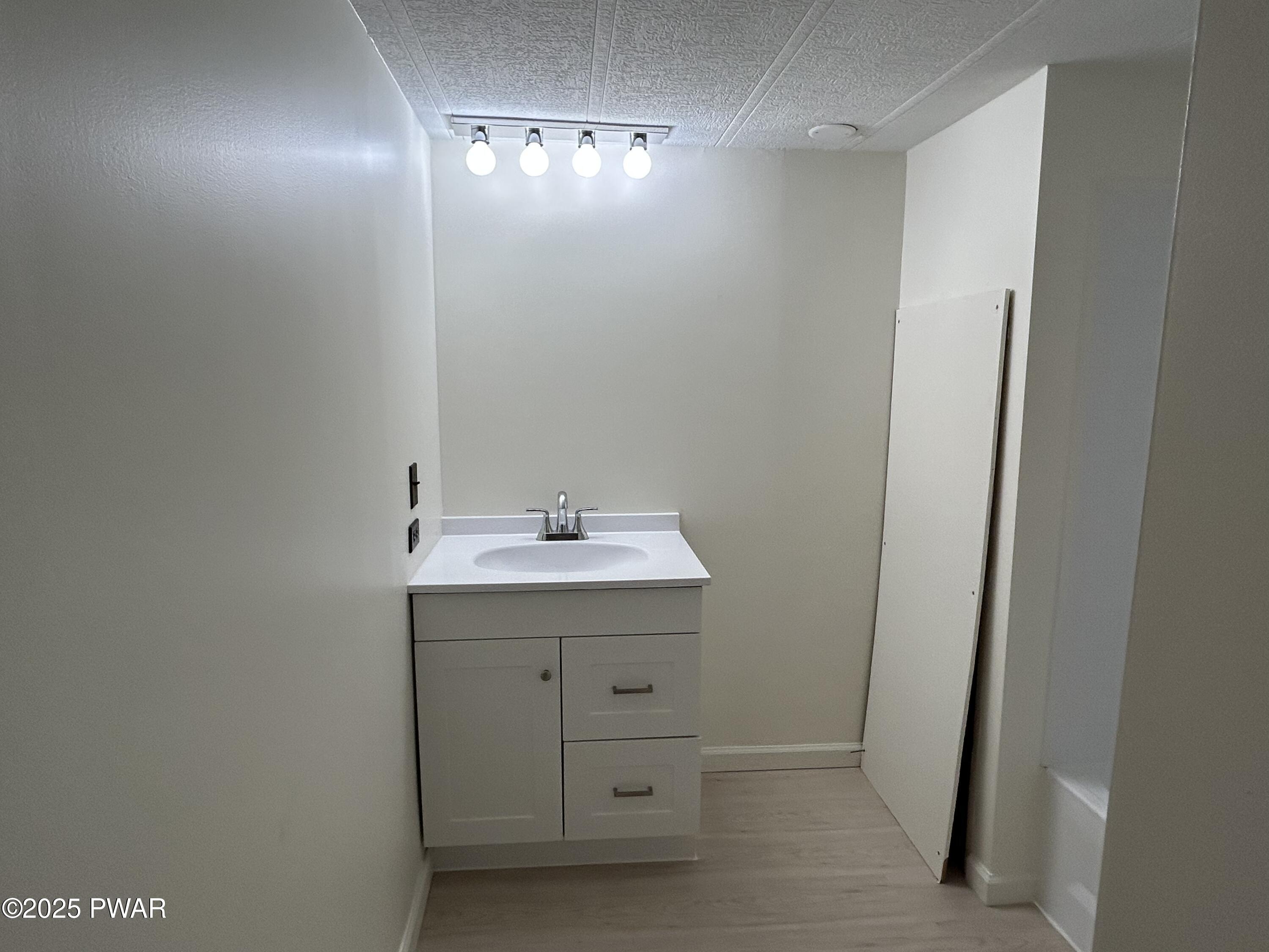 126 Middle Road Greentown, PA 18426 - Photo 29 of 32 Main Bath