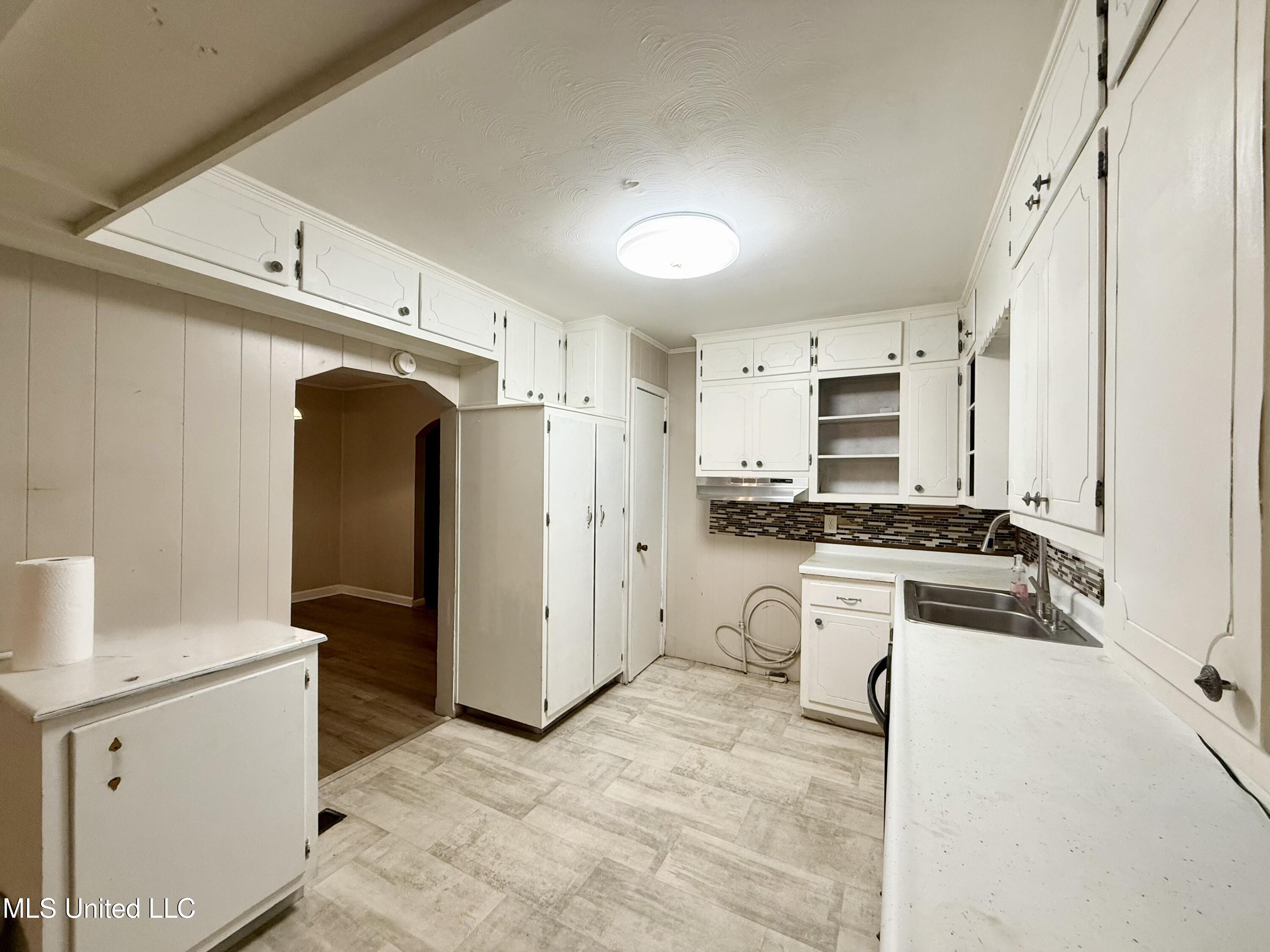 3767 East 4th Highway Holly Springs, MS 38635 - Photo 5 of 20 Kitchen