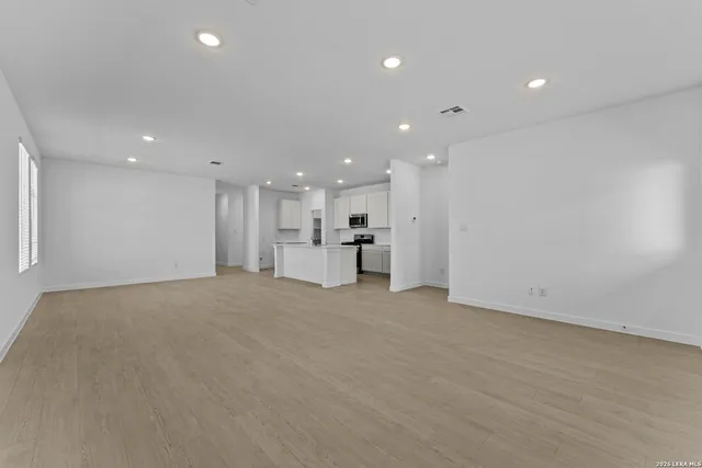 a picture of a bench in room