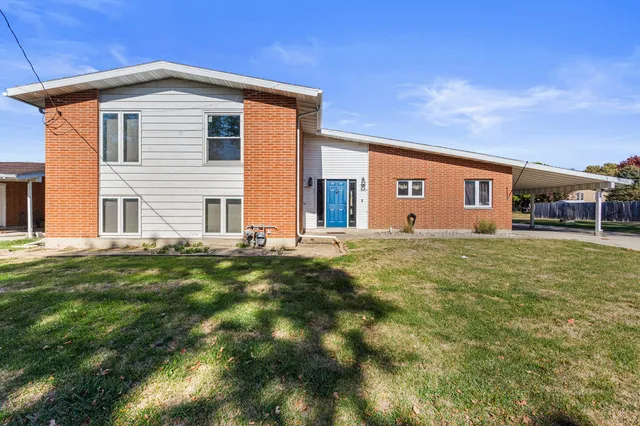 $180,000 | 1554 South Pointe Drive, Rantoul, IL 61866