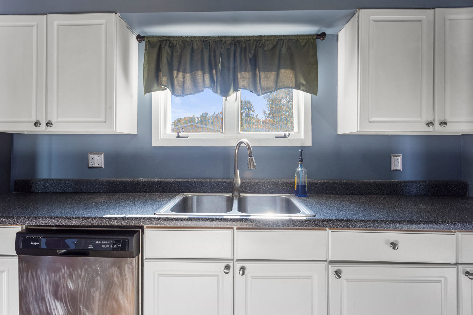 1554 South Pointe Drive Rantoul, IL 61866 - Photo 12 of 39 a kitchen with a sink and cabinets