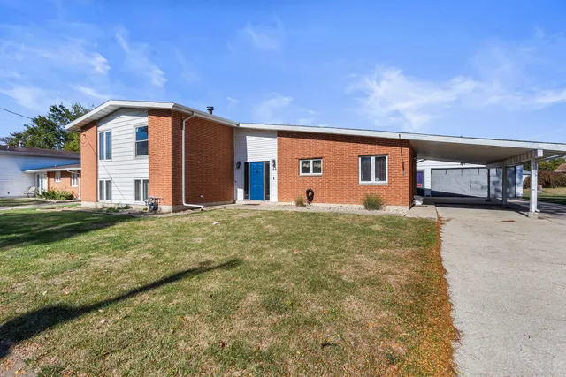 $180,000 | 1554 South Pointe Drive, Rantoul, IL 61866