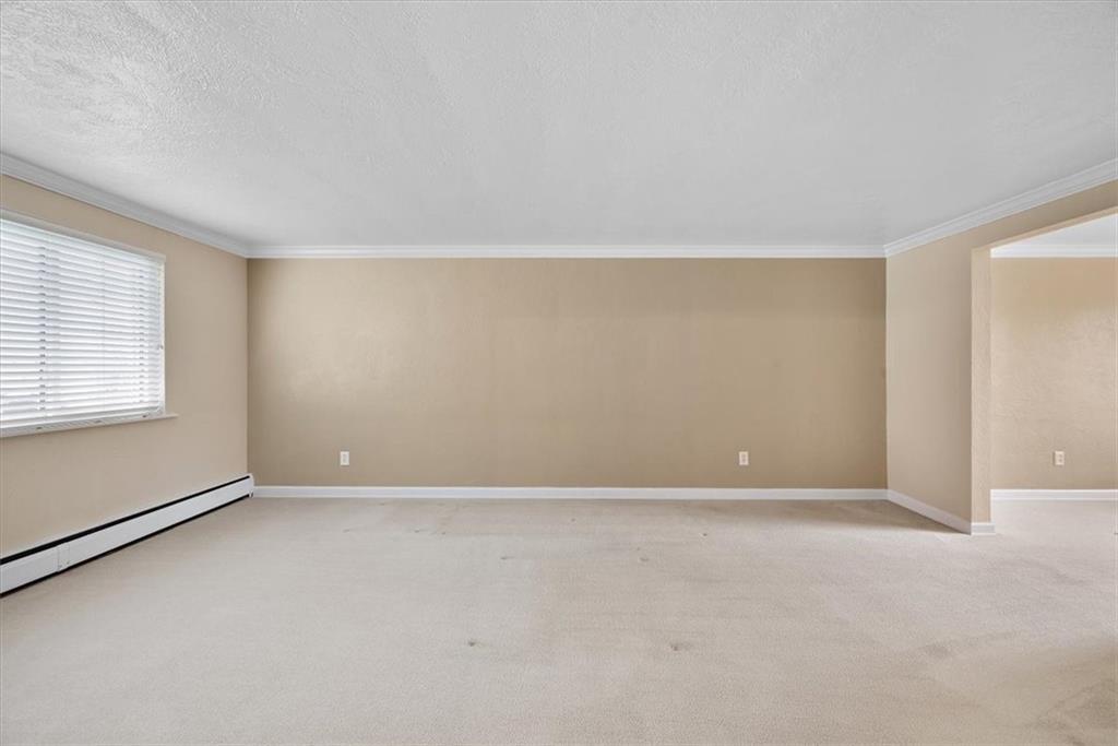 218 Sheldon Avenue Pittsburgh, PA 15220 - Photo 3 of 25 Gallery Image 3