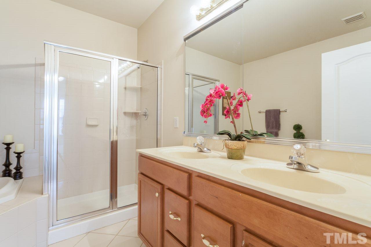 9514 Lost Key Court Raleigh, NC 27617 - Photo 6 of 25 Gallery Image 6