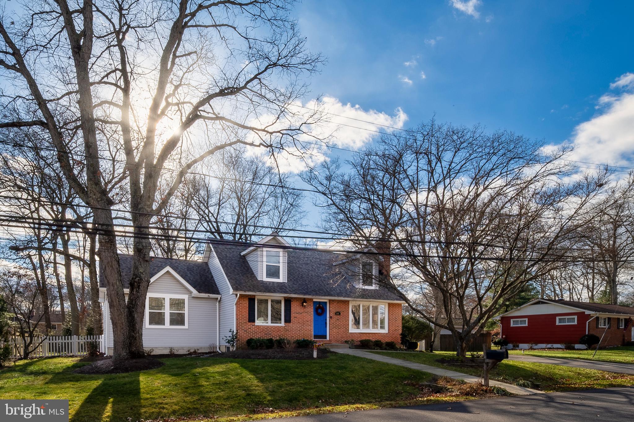 1507 Manor View Road Davidsonville, MD 21035 - Photo 2 of 45 a front view of a house with garden
