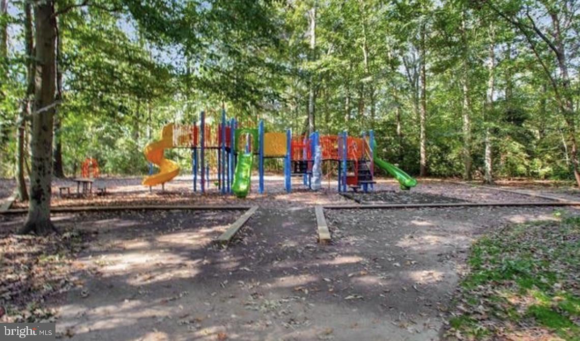 1507 Manor View Road Davidsonville, MD 21035 - Photo 37 of 45 a view of outdoor space with trees