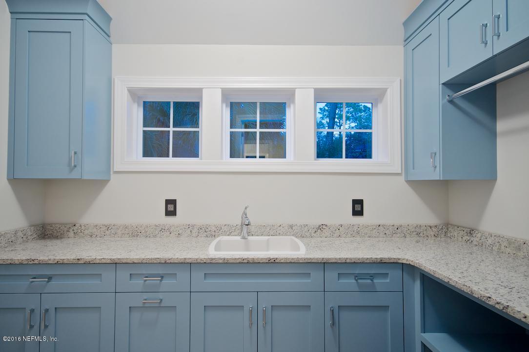 1811 Kings Road Jacksonville Beach, FL 32250 - Photo 18 of 26 Laundry Room