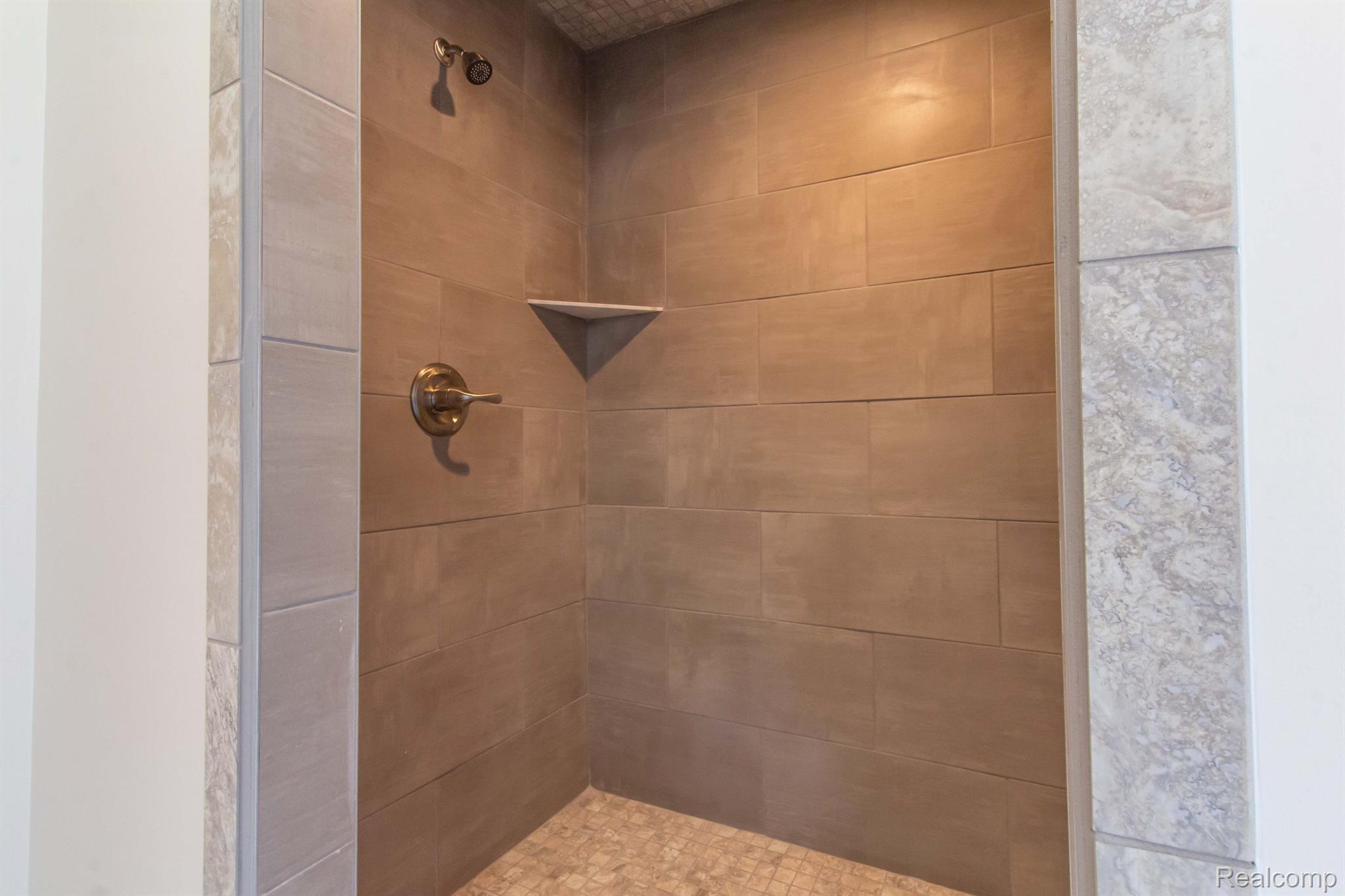 2594 Maplecrest Road Sterling Heights, MI 48310 - Photo 29 of 48 Gallery Image 29