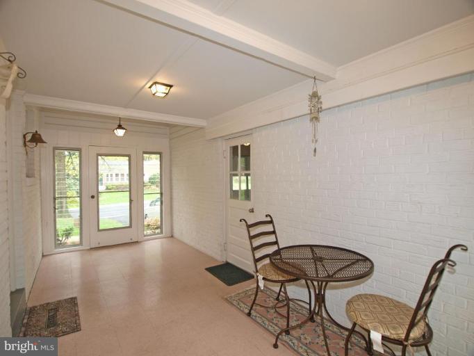 11601 Nairn Road Silver Spring, MD 20902 - Photo 16 of 20 Entrance / Foyer