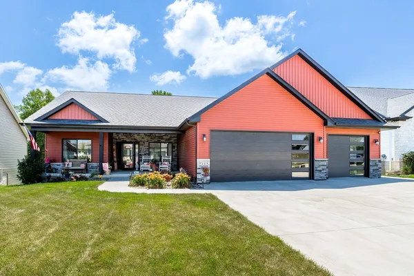 $730,000 | 7113 Spring Creek Drive, Bettendorf, IA 52722