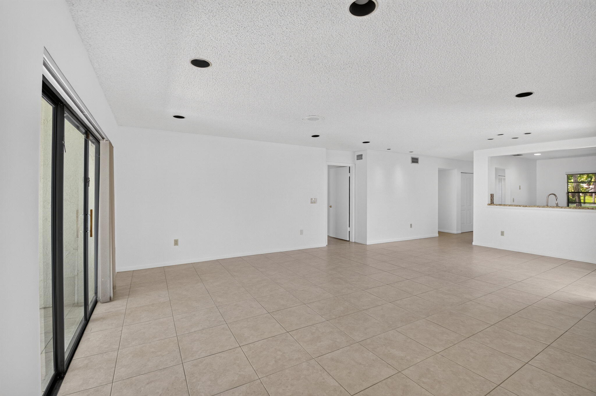 9264 Vista Del Lago, Unit A Boca Raton, FL 33428 - Photo 15 of 48 Living Room