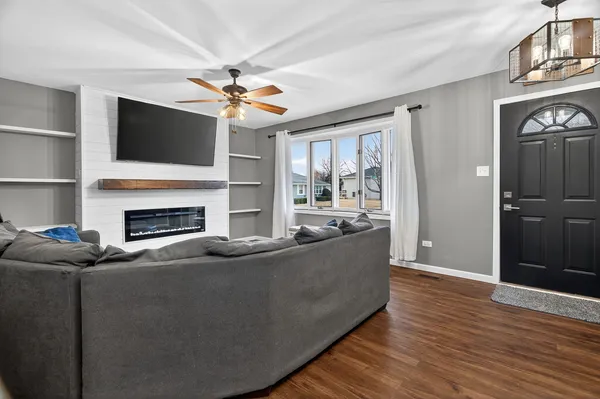 $360,000 | 6510 Jack Rogers Lane, Plainfield, IL 60586