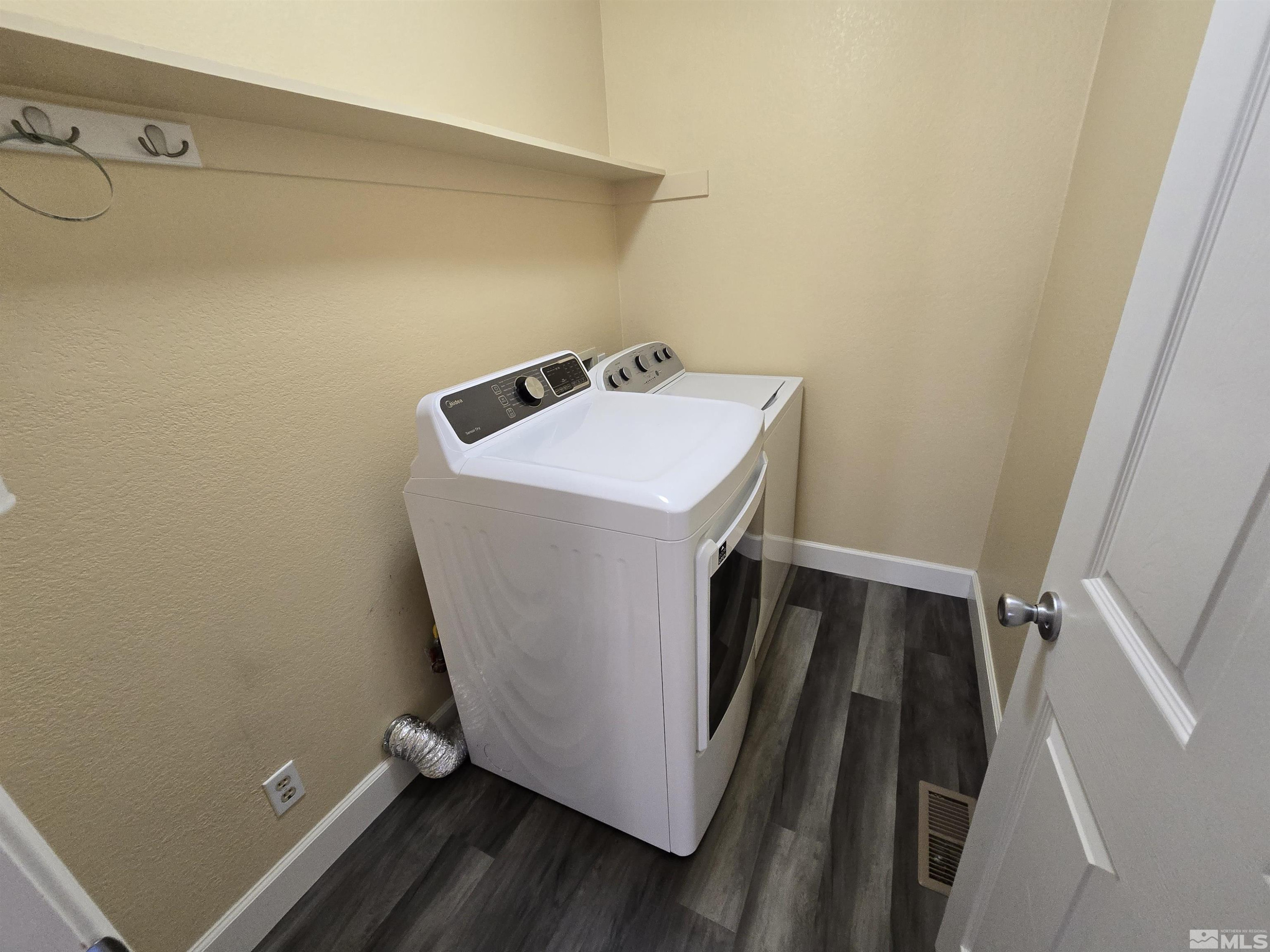 495 Len Circle Reno, NV 89511 - Photo 17 of 39 Photo 18