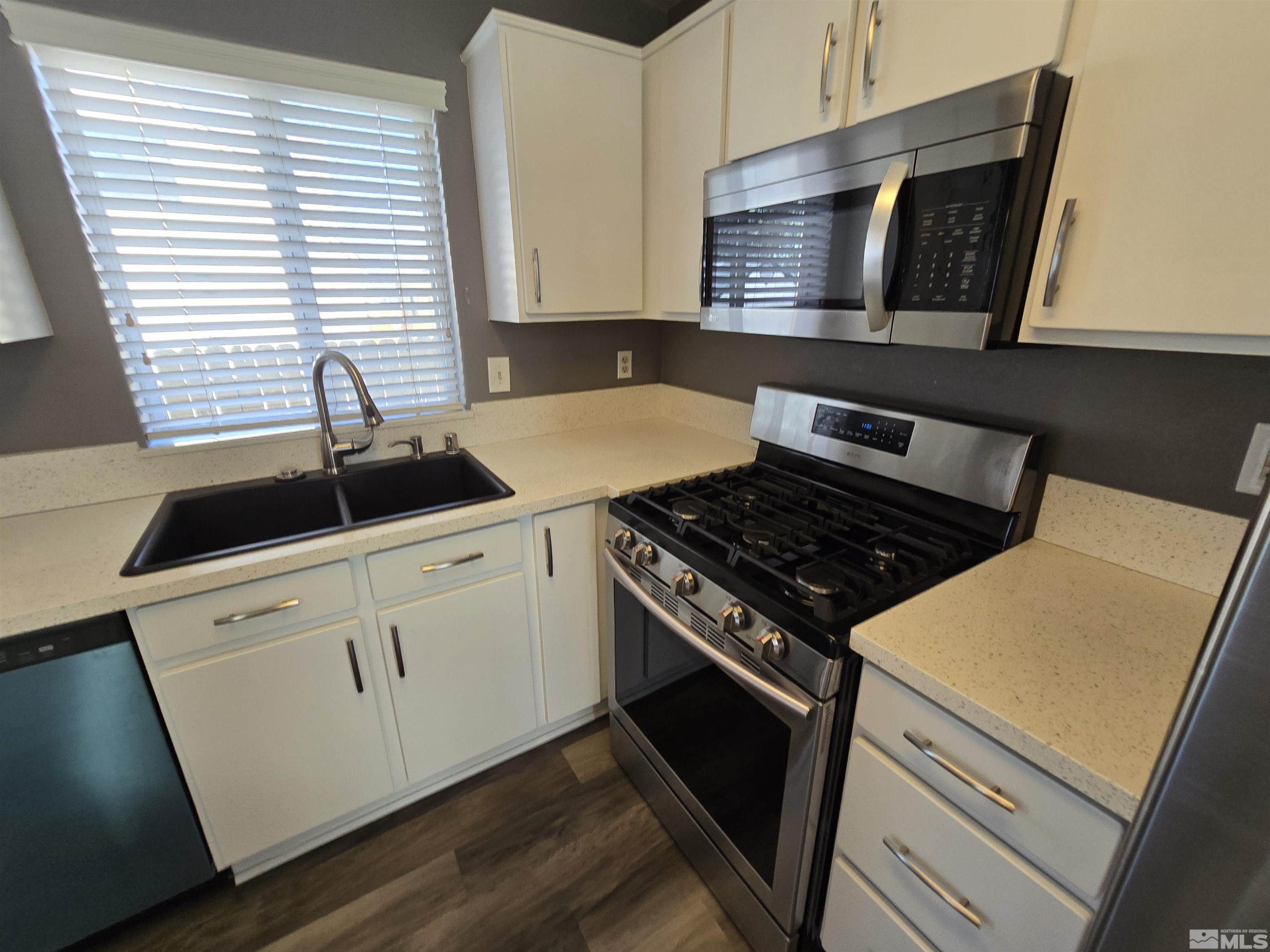 495 Len Circle Reno, NV 89511 - Photo 10 of 39 Photo 11