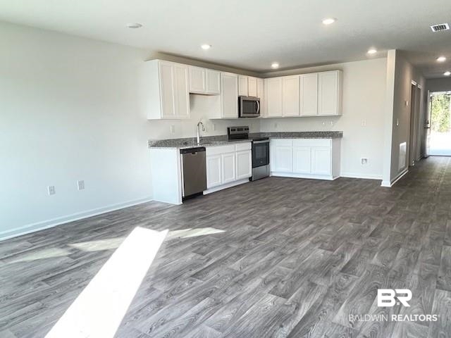1028 South Bay Street Foley, AL 36535 - Photo 2 of 37