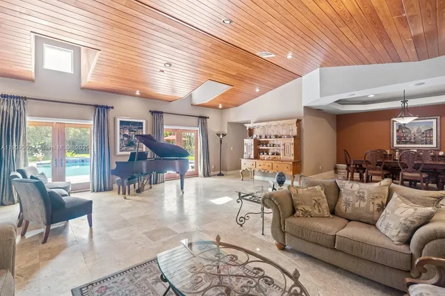 $4,200,000 | 6500 Southwest 127th Street, Pinecrest, FL 33156