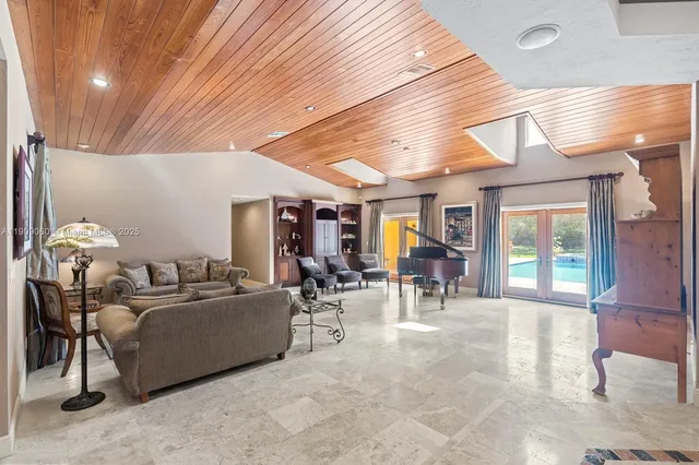 $4,200,000 | 6500 Southwest 127th Street, Pinecrest, FL 33156