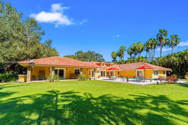 $4,200,000 | 6500 Southwest 127th Street, Pinecrest, FL 33156