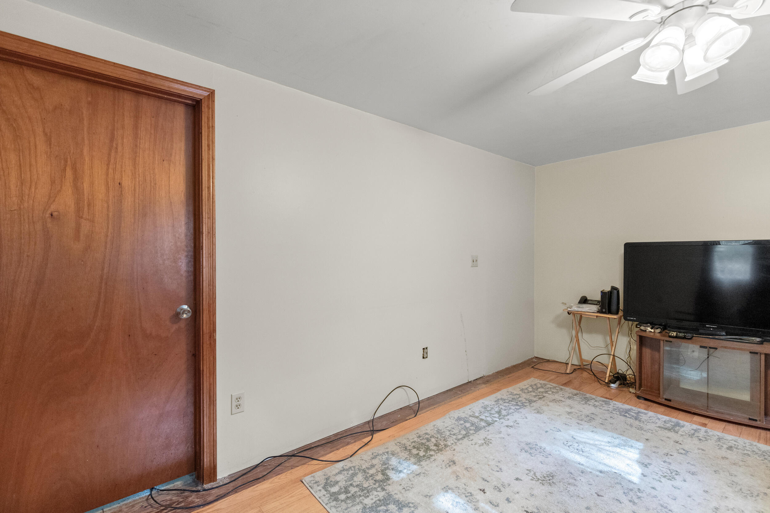 240 North Raymond Road Gray, ME 04039 - Photo 13 of 33 240 n raymond rd, gray-12