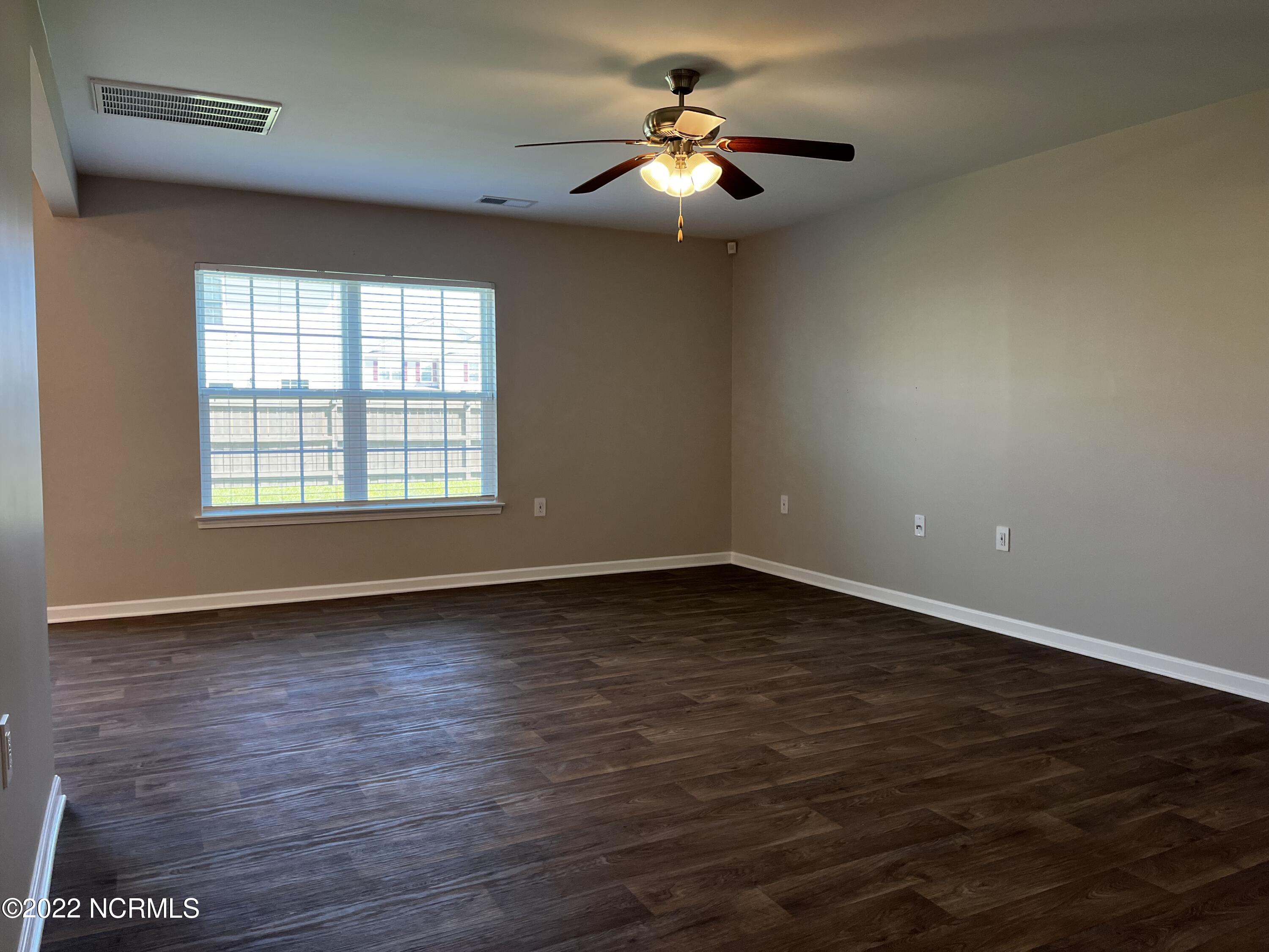 413 Frida Road New Bern, NC 28560 - Photo 5 of 16 IMG_1197