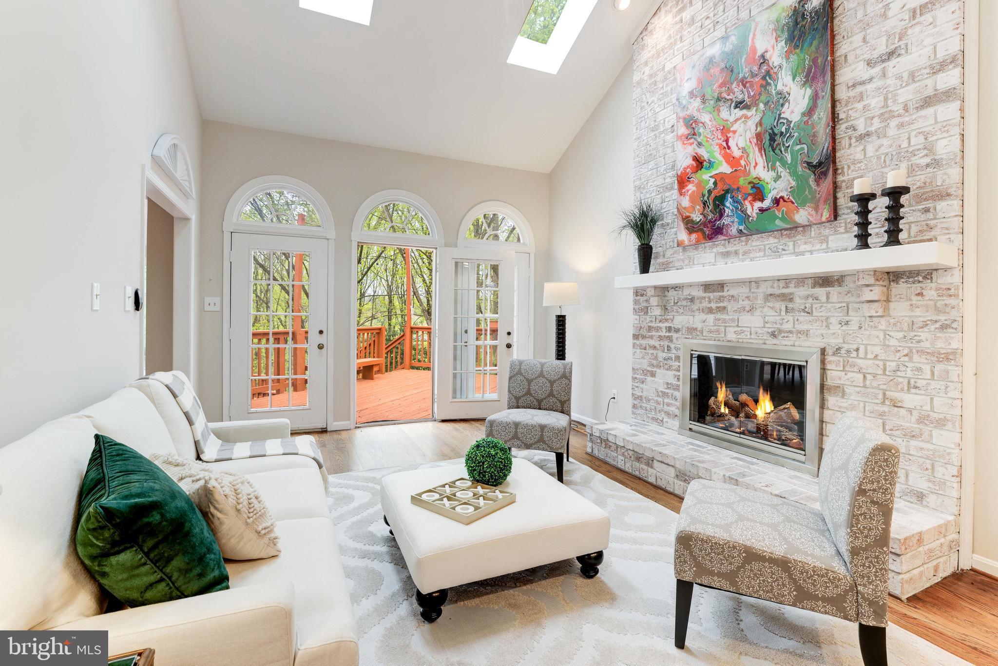 1348 Hunter Mill Road Vienna, VA 22182 - Photo 3 of 71