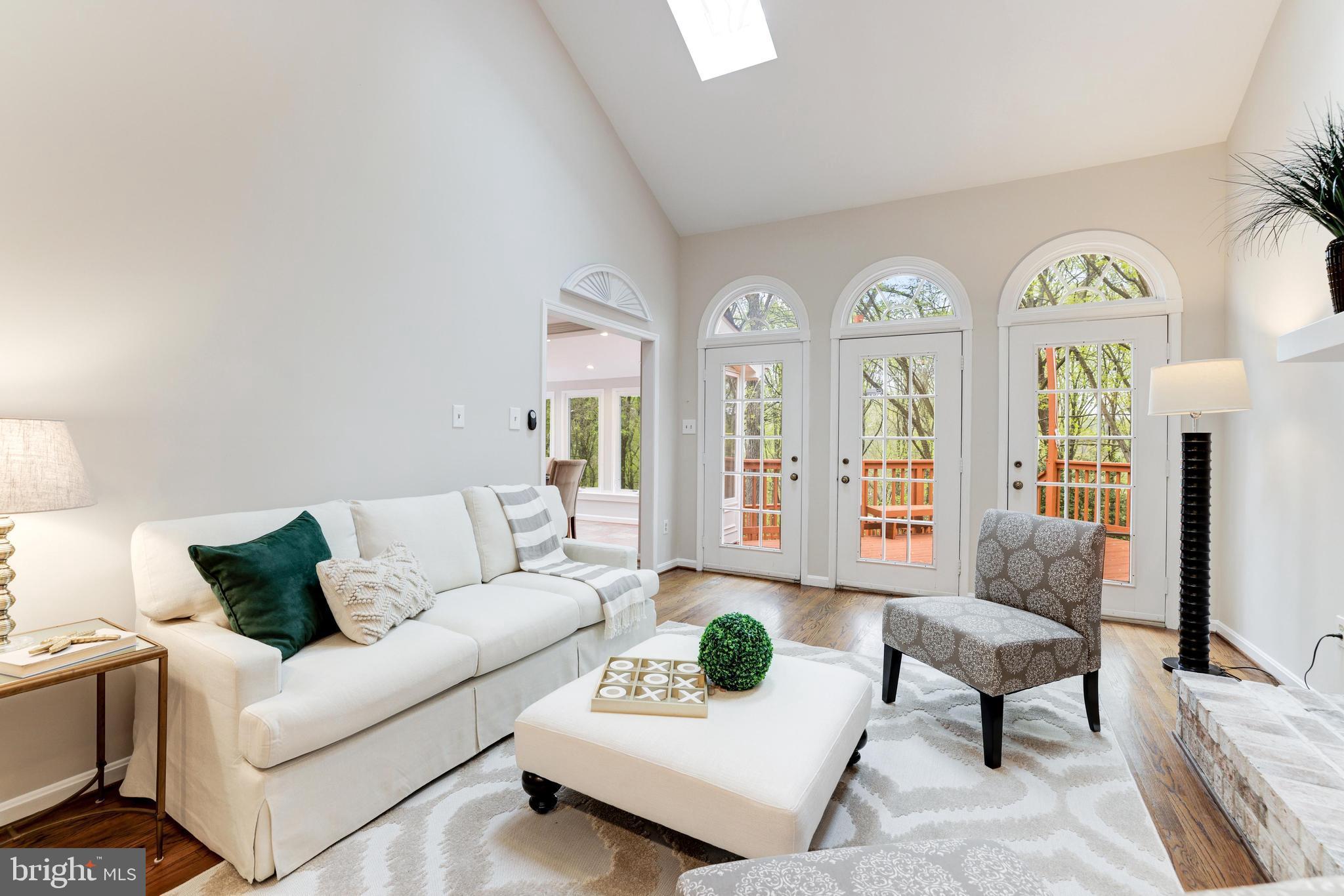 1348 Hunter Mill Road Vienna, VA 22182 - Photo 7 of 71