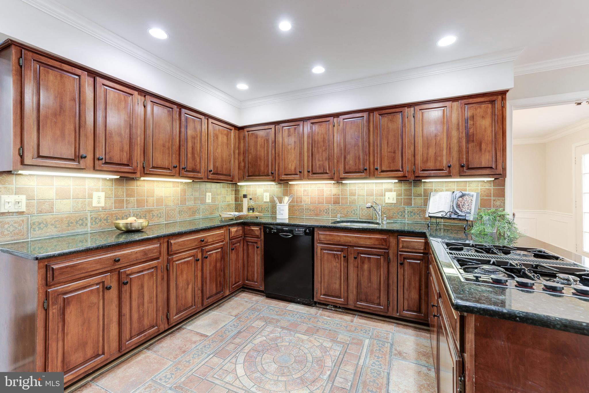 1348 Hunter Mill Road Vienna, VA 22182 - Photo 10 of 71