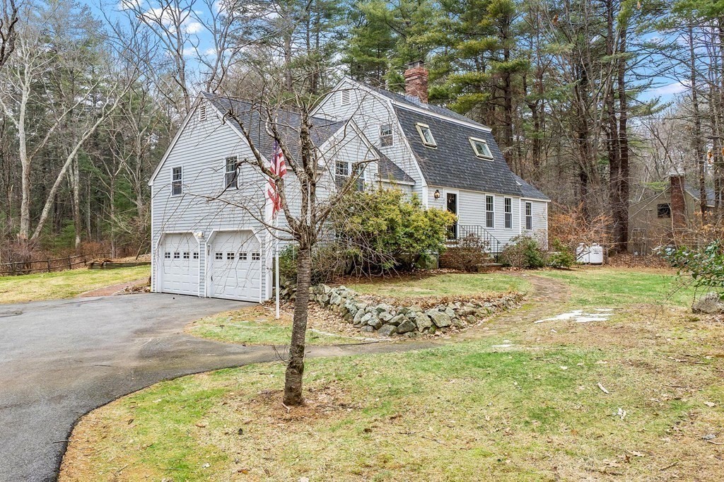 32 Newbury Road Ipswich, MA 01938 - Photo 1 of 38 Gallery Image 1