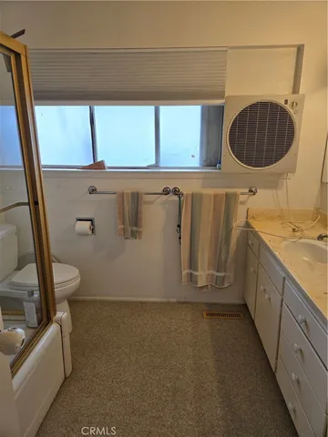 $690,000 | 5867 East Club View Drive, Fresno, CA 93727