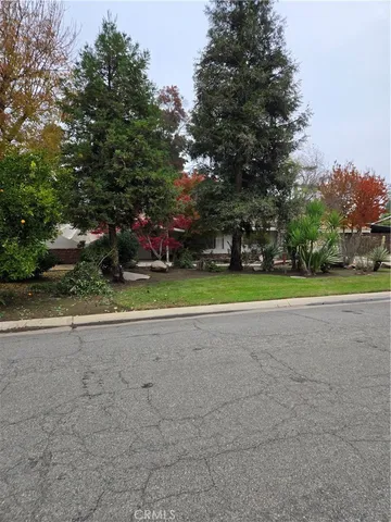 $690,000 | 5867 East Club View Drive, Fresno, CA 93727