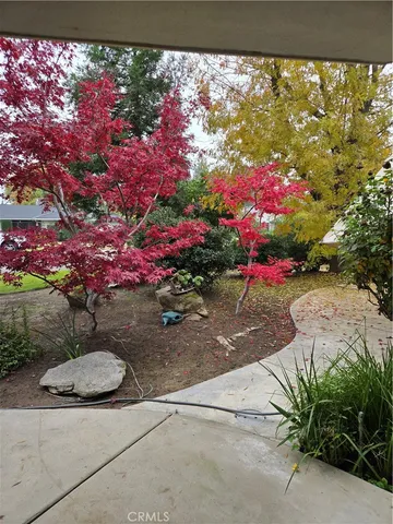 $690,000 | 5867 East Club View Drive, Fresno, CA 93727