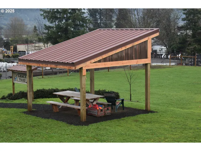 $85,000 | 135 Crest Drive, Myrtle Creek, OR 97457