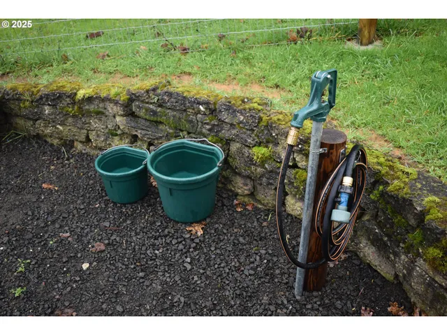 $85,000 | 135 Crest Drive, Myrtle Creek, OR 97457