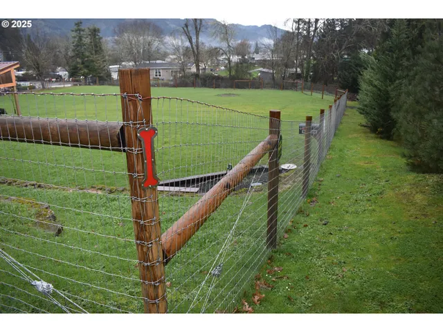 $85,000 | 135 Crest Drive, Myrtle Creek, OR 97457