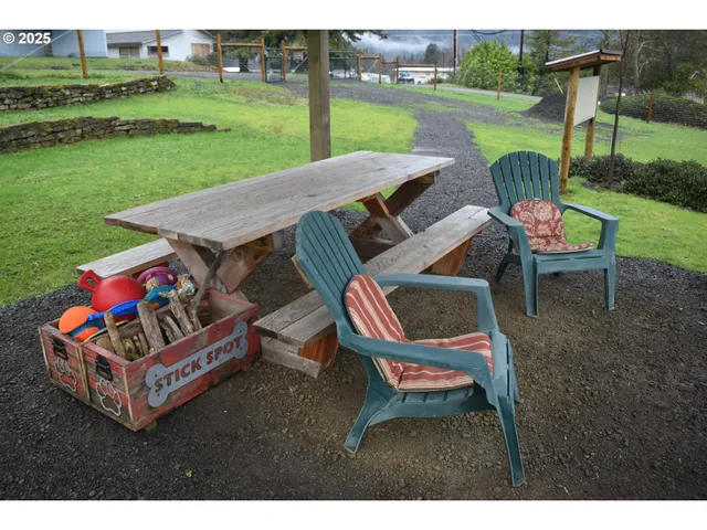 $85,000 | 135 Crest Drive, Myrtle Creek, OR 97457