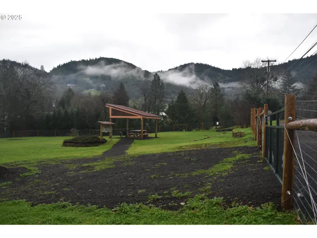 $85,000 | 135 Crest Drive, Myrtle Creek, OR 97457